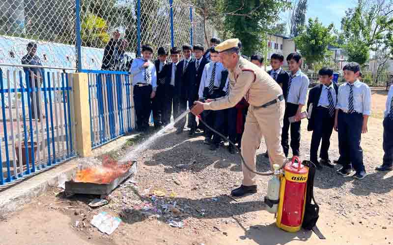 जेएनवी नाहन में आपदा प्रबंधन विषय पर आयोजित हुआ प्रशिक्षण कार्यक्रम