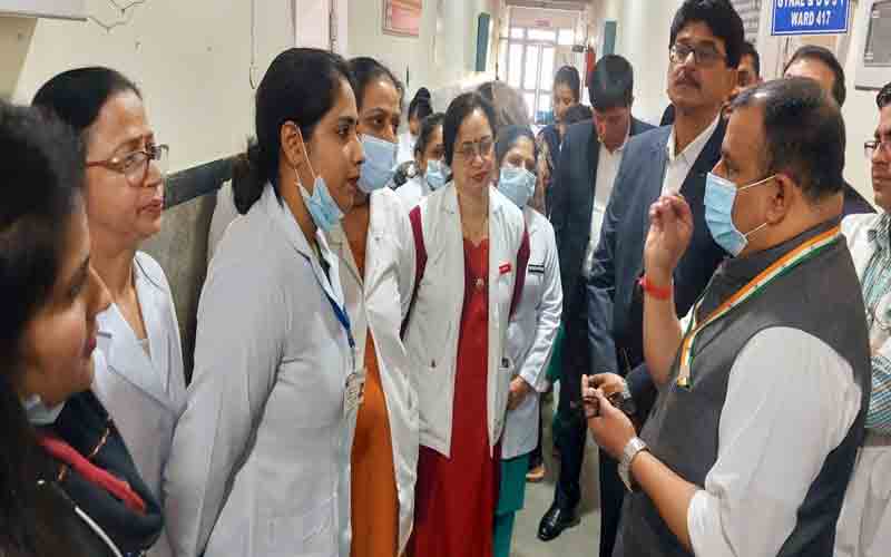 राष्ट्रीय मानवाधिकार के स्पेशल मॉनिटर ने क्षेत्रीय अस्पताल का किया दौरा