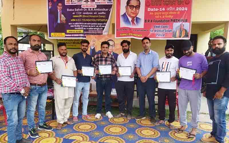 अंबेडकर जयंती पर रक्तदान शिविर में 34 यूनिट रक्त एकत्रित