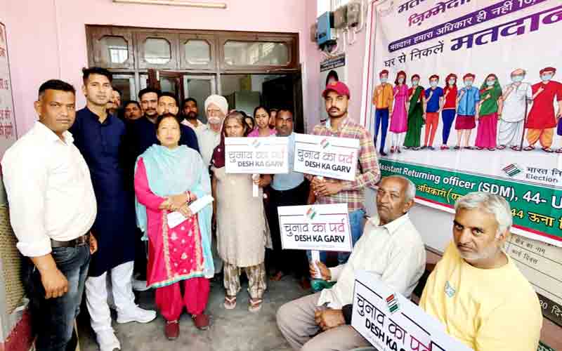 सनोली, मजारा व संतोषगढ़ में स्वीप के तहत दिया जागरूकता संदेश