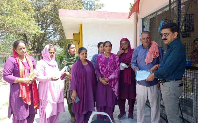 धमांदरी व डटवाडा में डोर-टू-डोर अभियान से दिया ‘जिंदगी चुनें नशा नहीं’ का संदेश