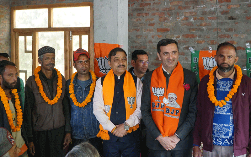 कांग्रेस सरकार ने हिमाचल के युवाओं के साथ किया धोखा- सुरेश कश्य