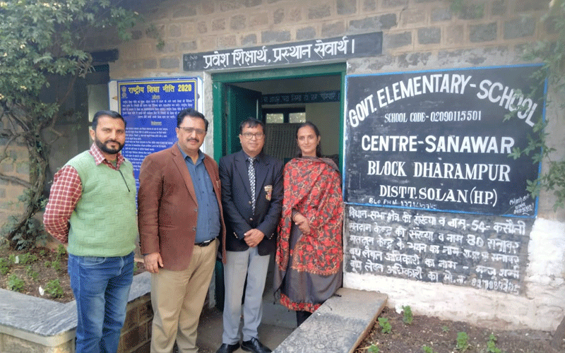 जिला निर्वाचन अधिकारी ने कसौली में मतदान केंद्र का किया निरीक्षण