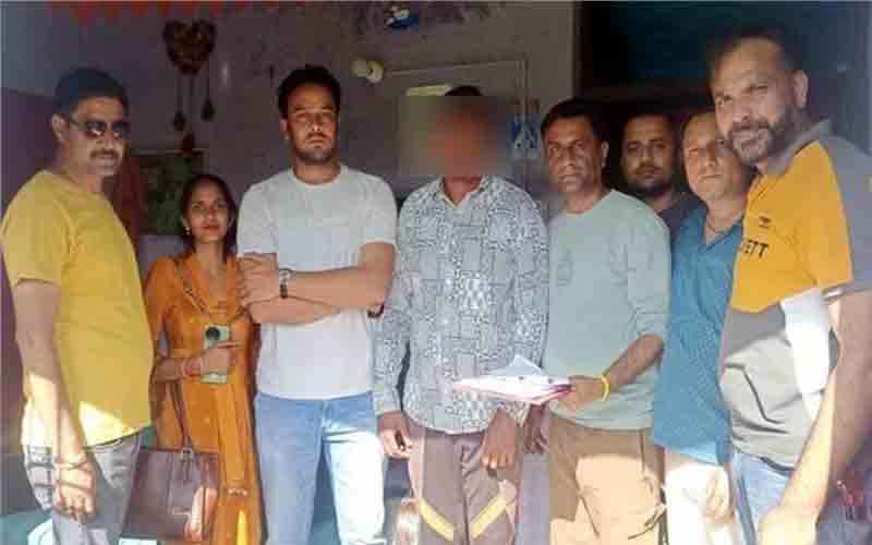 घर में चल रहा था नशे का कारोबार, पुलिस ने दबिश देकर……