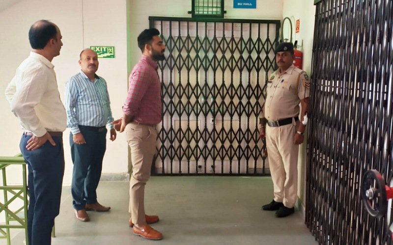 कड़े पहरे में ईवीएम, डीसी ने जांचे स्ट्रॉंग रूम के सुरक्षा इंतजाम