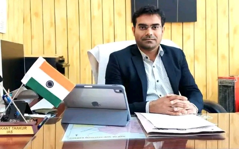 योग से दिया जाएगा मतदाता जागरूकता का संदेश- ओम कांत ठाकुर