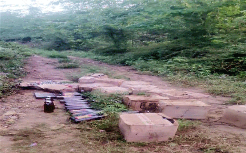 पुलिस की बड़ी कार्यवाही, कुठियाड़ी के जंगल से अवैध शराब का जखीरा बरामद