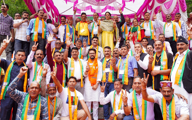 मोदी सरकार ने देश के लोगों को बहुत सारी योजनाओं का दिया लाभ- अनुराग ठाकुर