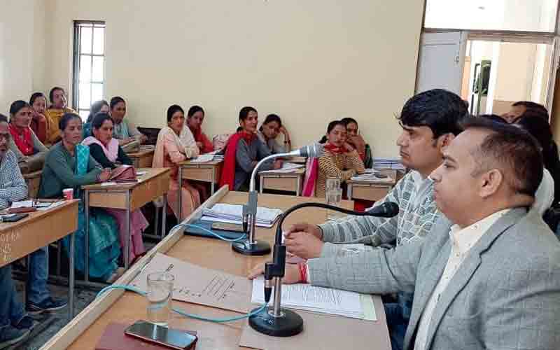 करसोग में बूथ लेवल अधिकारियों के लिए एक दिवसीय कार्यशाला आयोजित