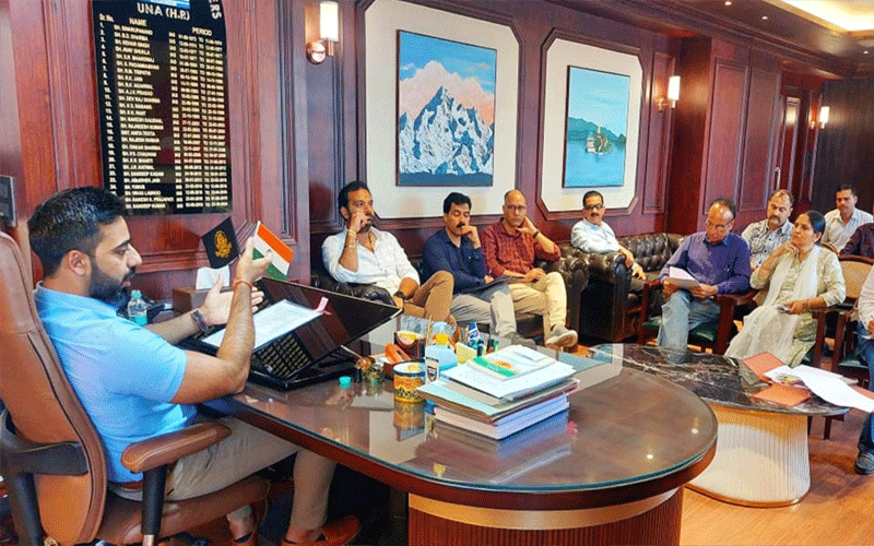 सख्ती से लागू हों सड़क सुरक्षा कानून- उपायुक्त जतिन लाल