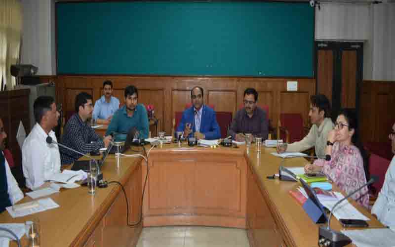 डिजिटल प्रौद्योगिकी का अधिकाधिक प्रयोग सुनिश्चित करें विभाग- डॉ. अभिषेक जैन