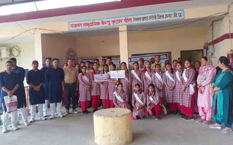 एकलव्य कलामंच और पूर्वी कलामंच के कलाकारों ने बताया मतदान का महत्व