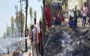 50-huts-of-migrants-burnt-d.jpg