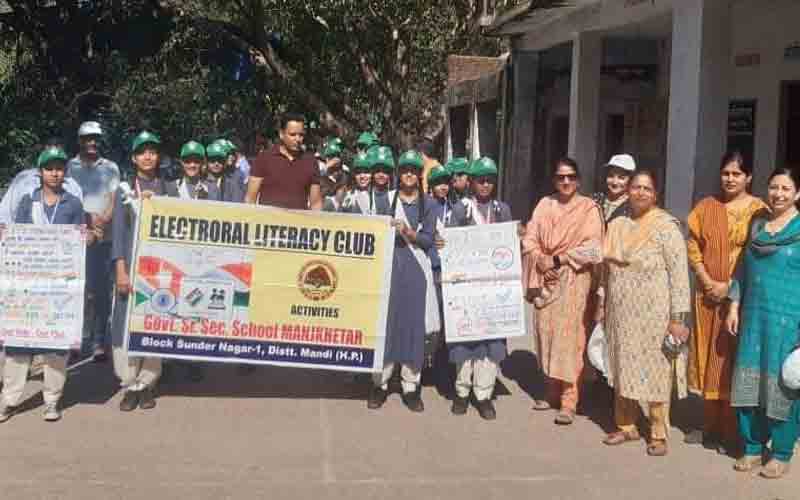 राजकीय वरिष्ठ माध्यमिक पाठशाला मंझखेतर में मनाया गया ‘बैग फ्री डे’