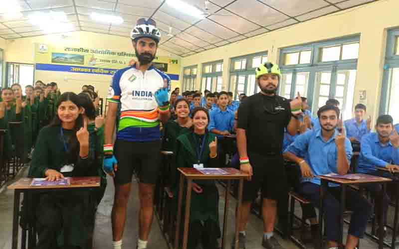 निर्वाचन आईकॉन जसप्रीत पाल ने मतदान का दिया संदेश