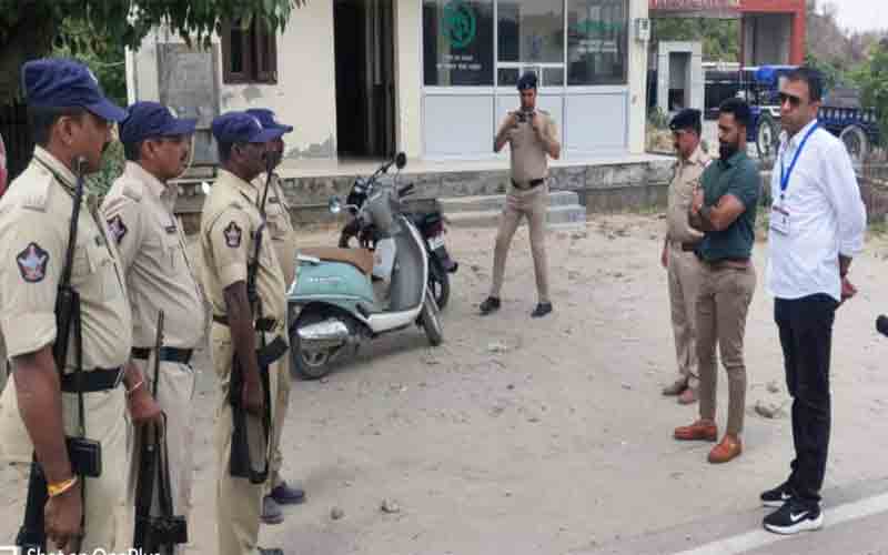 सामान्य पर्यवेक्षक ने किया निगरानी नाकों का निरीक्षण