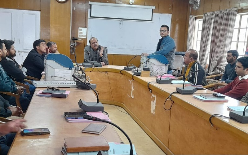 सेक्टर अधिकारियों के लिए ईवीएम प्रशिक्षण कार्यशाला आयोजित