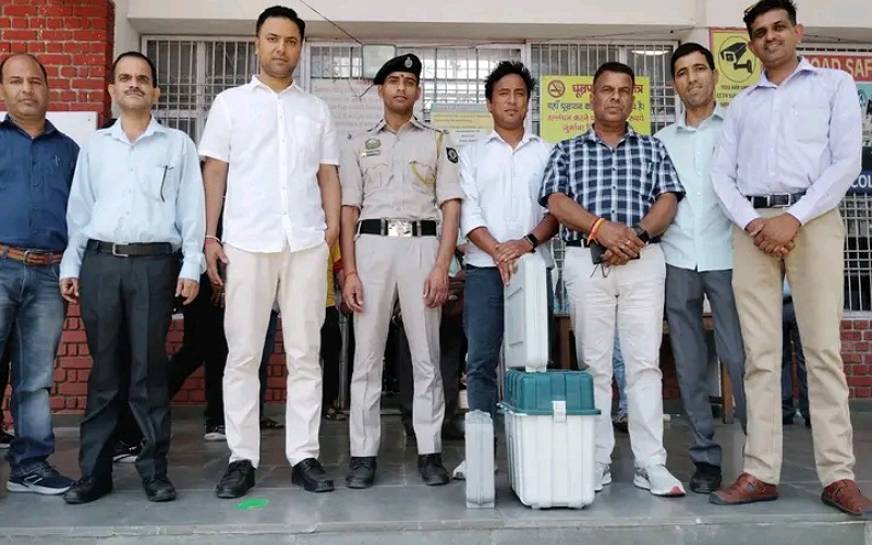 बड़ा भंगाल के लिए बैजनाथ से पोलिंग दल रवाना