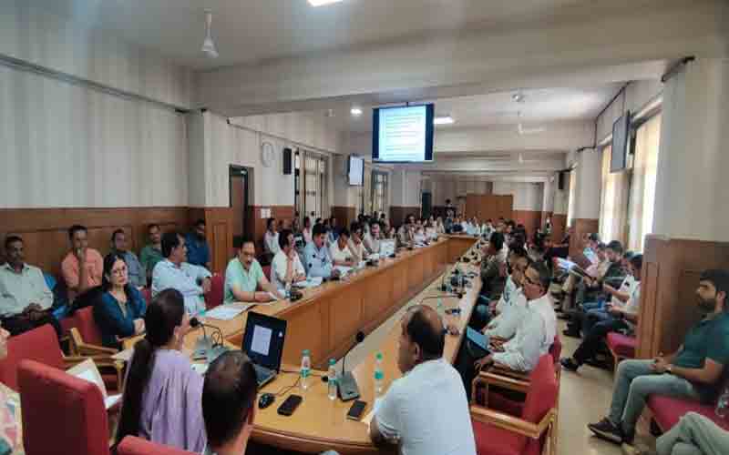 घर पर डाक मतपत्र से मतदान करवाने बारे प्रशिक्षण कार्यक्रम आयोजित