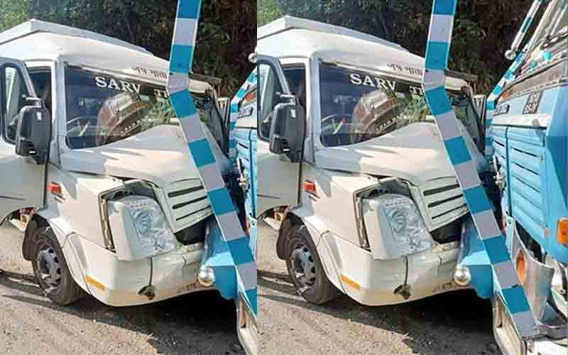 टेंपो ट्रैवलर और ट्रक के बीच हुई भिड़ंत, 13 पर्यटक घायल