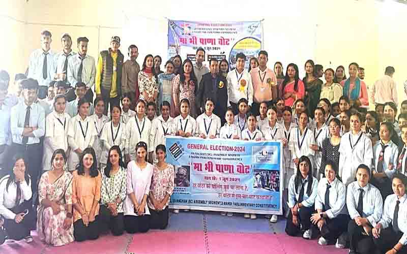 एसडीएम गोहर ने सिरडा ग्रुप इंस्टिट्यूट में प्रशिक्षुओं को दिलाई मतदान की शपथ