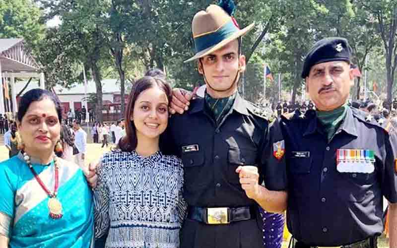 जयसिंहपुर के अभिषेक शर्मा भारतीय सेना बने लेफ्टिनेंट