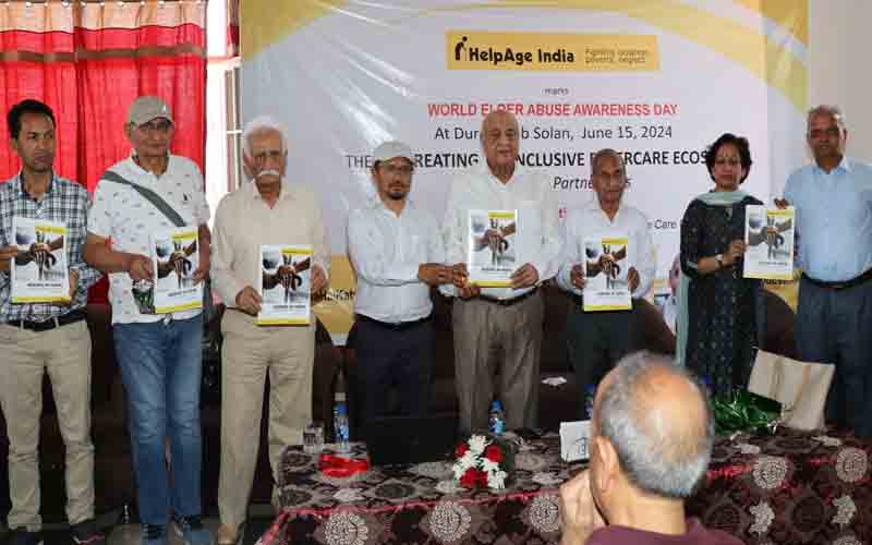 वृद्धावस्था में माता-पिता को एक बेहतरीन वातावरण प्रदान करना बच्चों का कर्तव्य- गावा सिंह नेगी