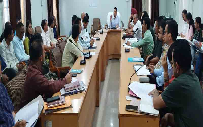 मुकेश रेपसवाल की अध्यक्षता में साप्ताहिक समीक्षा बैठक आयोजित