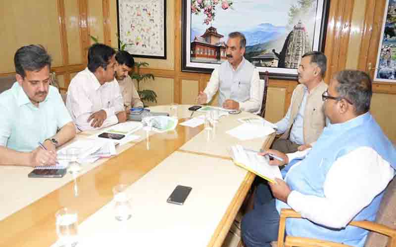 मुख्यमंत्री ने विनियमन एवं निगरानी के लिए तंत्र विकसित करने के दिए निर्देश