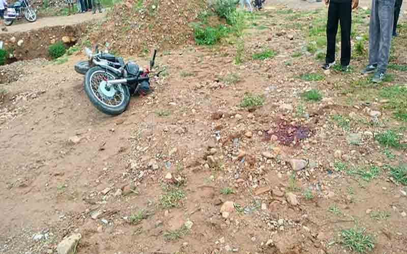 निर्माणाधीन पुलिया से टकराई बुलेट, 30 वर्षीय युवक की मौत