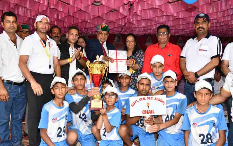 वॉलीबॉल और बैडमिंटन प्रतियोगिता में चायल स्कूल रहा विजयी