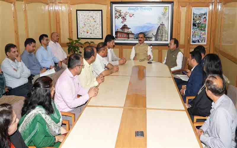 हिमाचल प्रदेश प्रशासनिक सेवाएं संघ के प्रतिनिधिमंडल ने मुख्यमंत्री से की भेंट