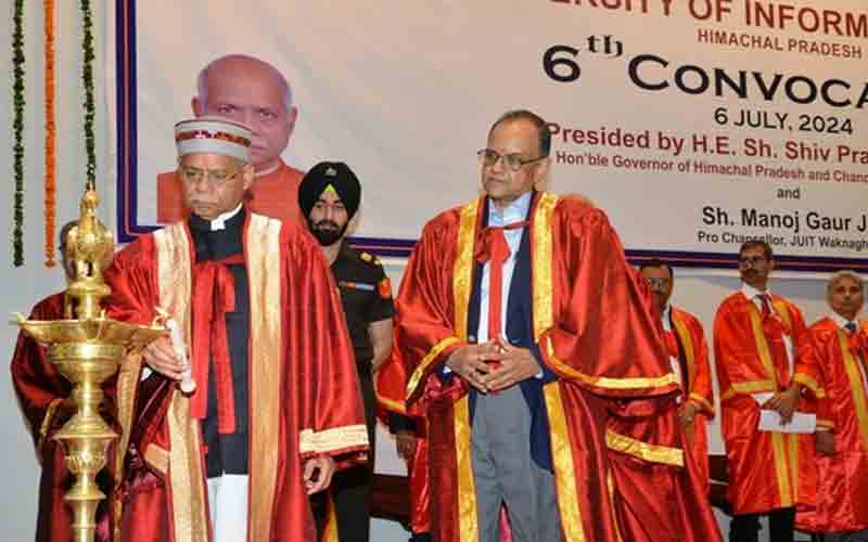 राज्यपाल ने विद्यार्थियों से आधुनिक तकनीक और नवाचार अपनाने का किया आह्वान