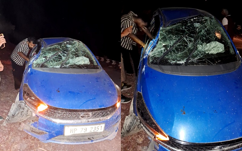 नाहन-रेणुकाजी सड़क पर चलती कार पर गिरे पत्थर, 4 लोग जख्मी