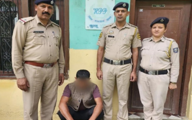 पुलिस ने अफीम सहित काबू किया तस्कर, पूछताछ जारी