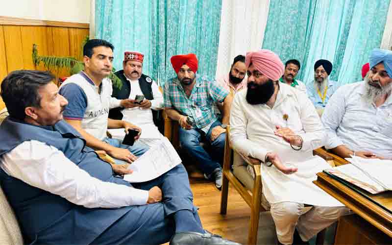 पंजाब टैक्सी ऑपरेटर यूनियन ने उप-मुख्यमंत्री मुकेश अग्निहोत्री से की भेंट