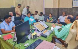 Special-meeting-held-in-CMO.jpg