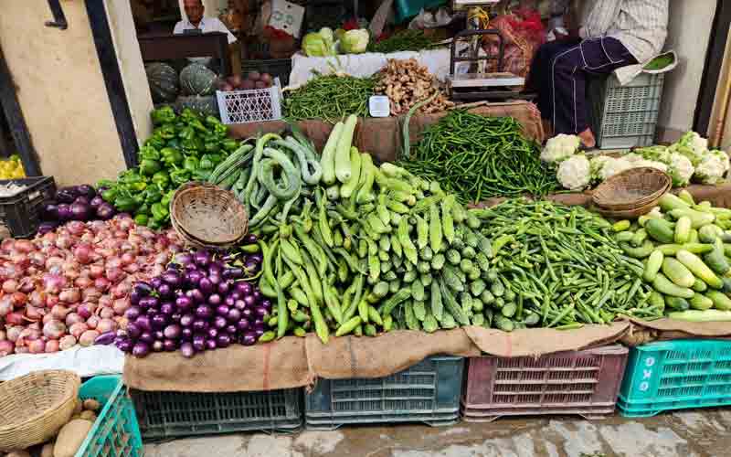 शिमला में सब्जियों के दाम आसमान छू रहे हैं