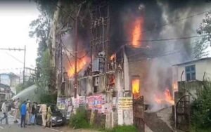 A massive fire broke out in the warehouse of the electricity department in Hamirpur, loss worth crores.