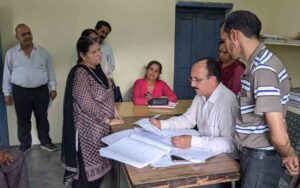 Himachal-is-experiencing-pl.jpg