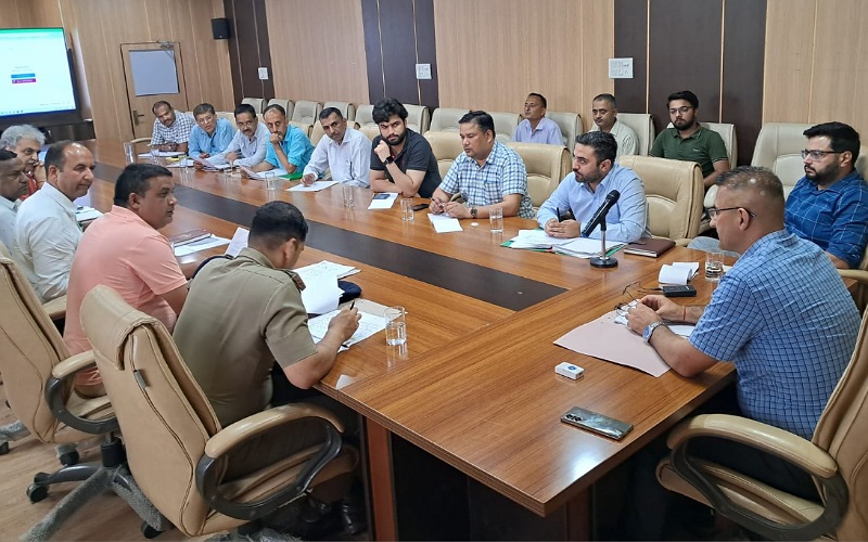 अवैध खनन को रोकने के लिए विभागीय अधिकारी उठाएं कारगर कदम- डीसी