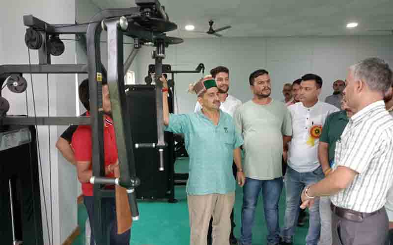 केवल सिंह पठानिया ने कल्याड़ा में नवनिर्मित इंडोर भवन का किया निरीक्षण