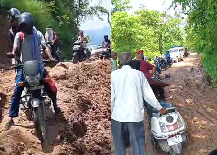 नाहन-विक्रमबाग रोड़ का ढह गया डंगा, यातायात बंद