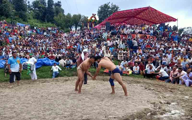 राजगढ़ में स्त्रोन देवता शनोल मेला देखने को उमड़ा जनसैलाब