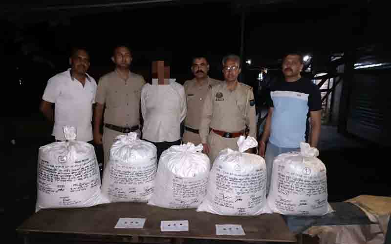 पांवटा पुलिस की बड़ी कार्यवाही: 98.012 किलो चूरा पोस्त सहित काबू किया व्यक्ति