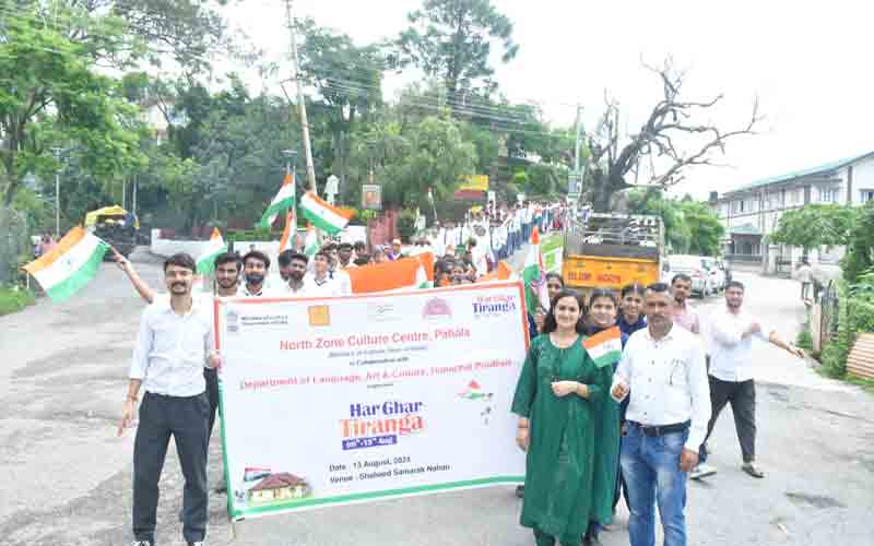 हर घर तिरंगा अभियान: नाहन में धूमधाम से निकली तिरंगा यात्रा