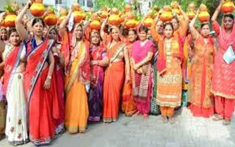 पारम्परिक वाद्ययंत्रों की ताल पर निकली कलशयात्रा से संगड़ाह में श्रीमद्भागवत कथा का शुभारंभ