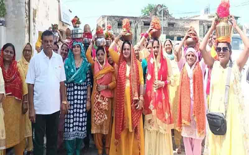 नयनादेवी मंदिर में शुरू हुई श्रीमद्भागवत कथा