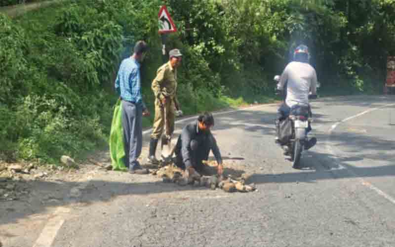 नाहन कालाअंब और नाहन कुमार हट्टी सड़क पर अब शुरू हुआ पैच वर्क