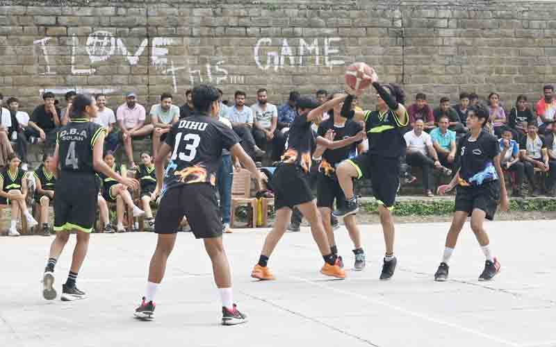 सरकाघाट की लड़कियों और कांगड़ा के लड़कों ने जीता खिताब